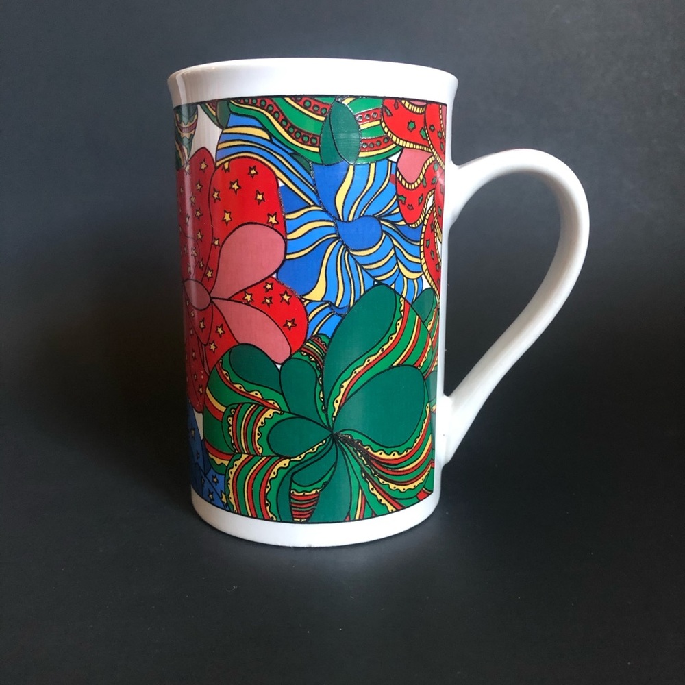 Vintage colorful ribbon mug
